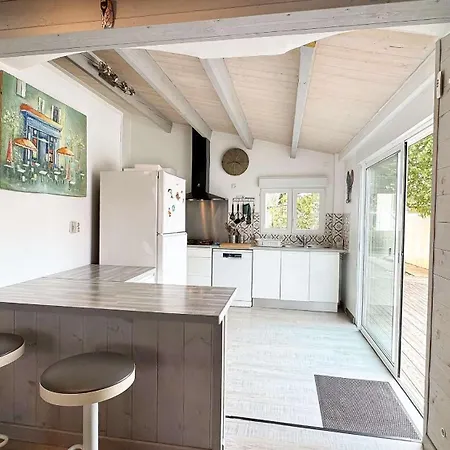 Jolie De Plain-pied Avec Jardin Et Parking *