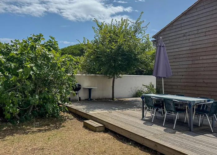 Villa Jolie De Plain-pied Avec Jardin Et Parking