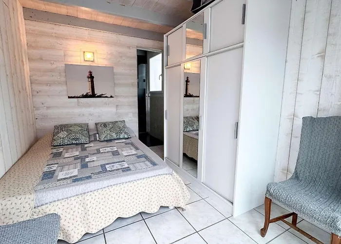 Jolie De Plain-pied Avec Jardin Et Parking La Couarde-sur-Mer